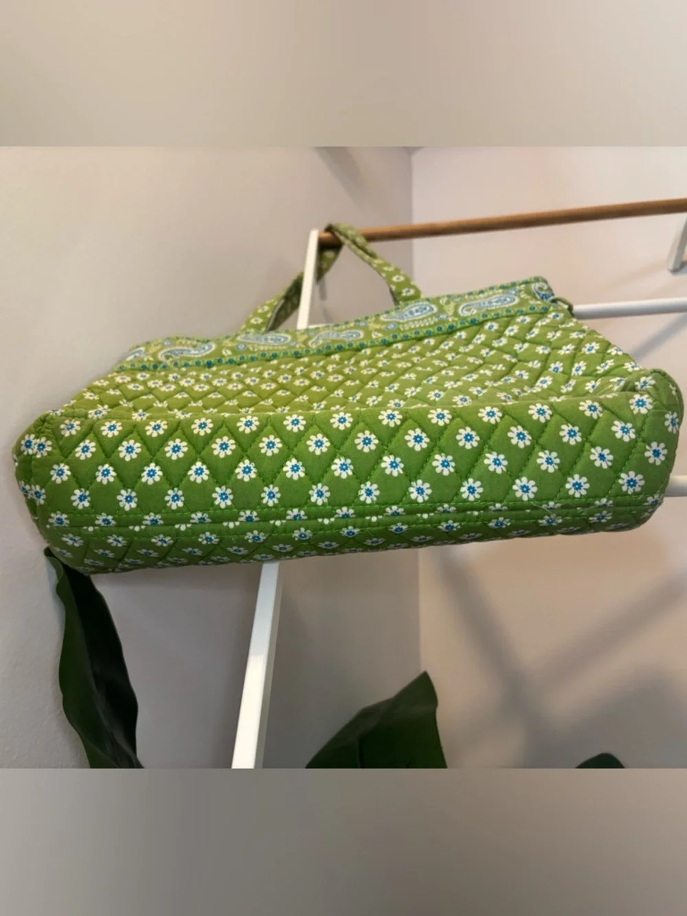 Vera Bradley 3 Piece Set, Quilted Green Floral Tote with Matching Wallet & Pouch - Picture 9 of 16